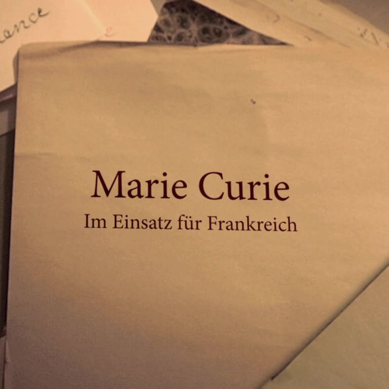 Screenshot aus dem Film "Marie Curie - Im Einsatz für Frankreich"